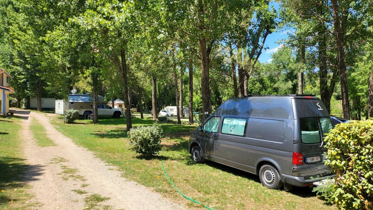 Camping De Graniers Monoblet Bagian luar foto