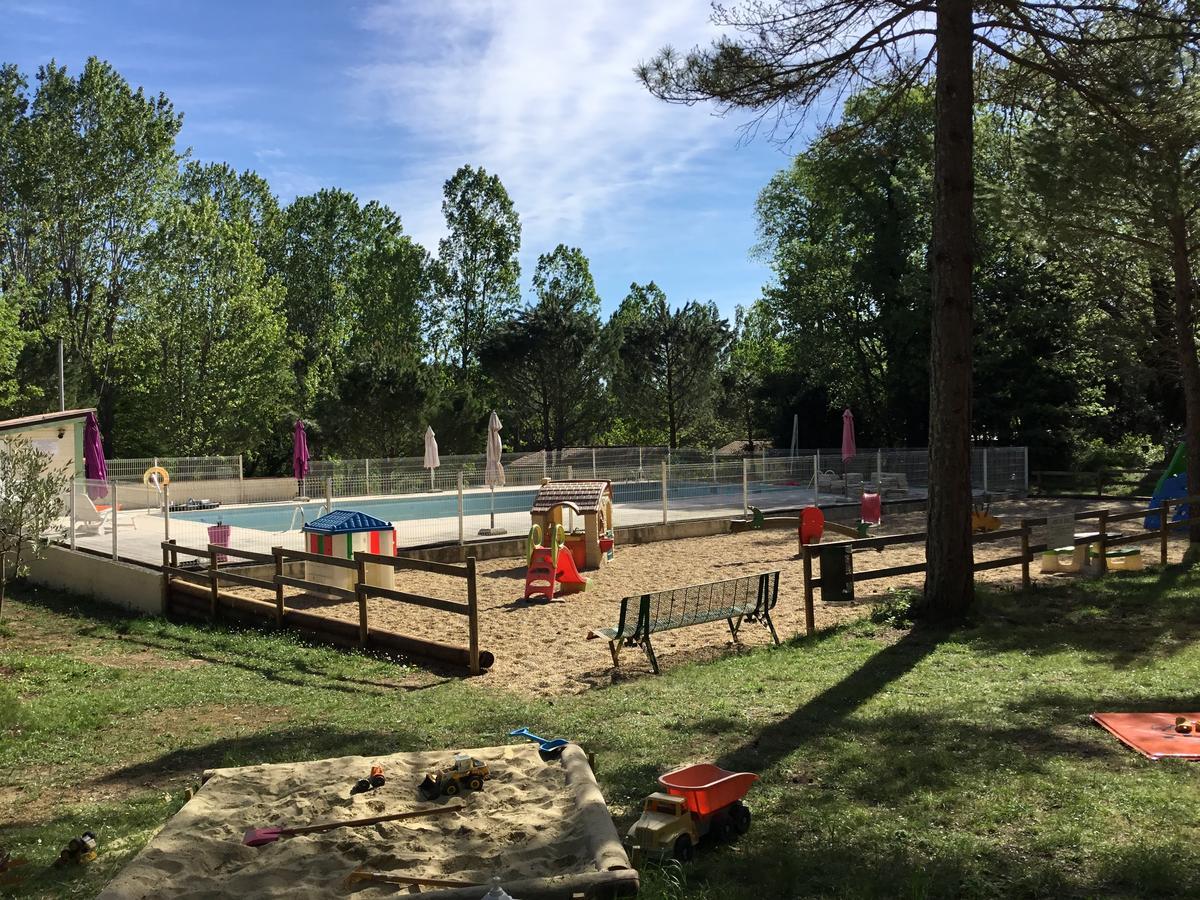 Camping De Graniers Monoblet Bagian luar foto