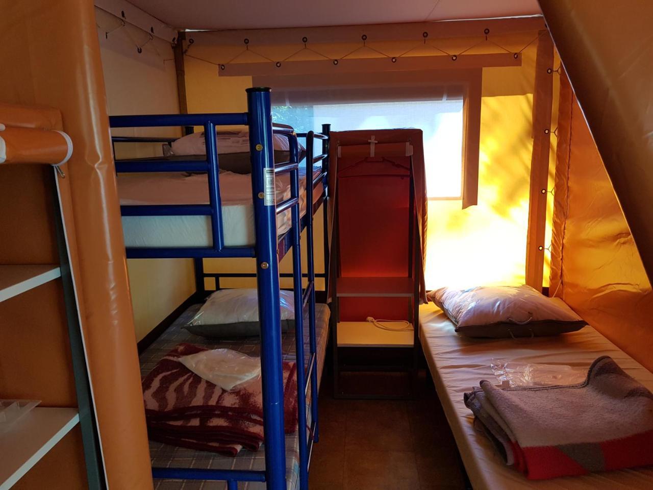 Camping De Graniers Monoblet Bagian luar foto