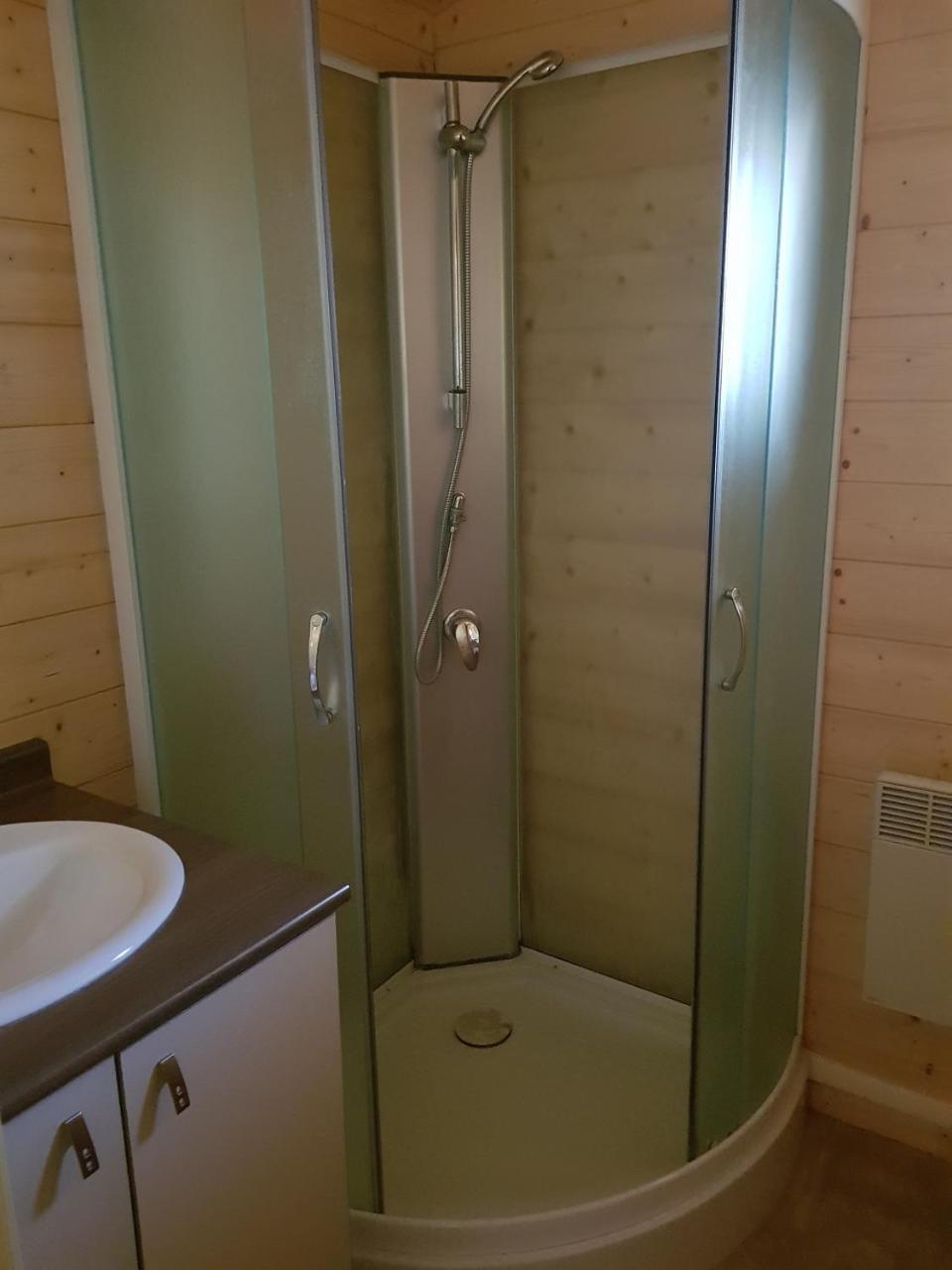 Camping De Graniers Monoblet Bagian luar foto